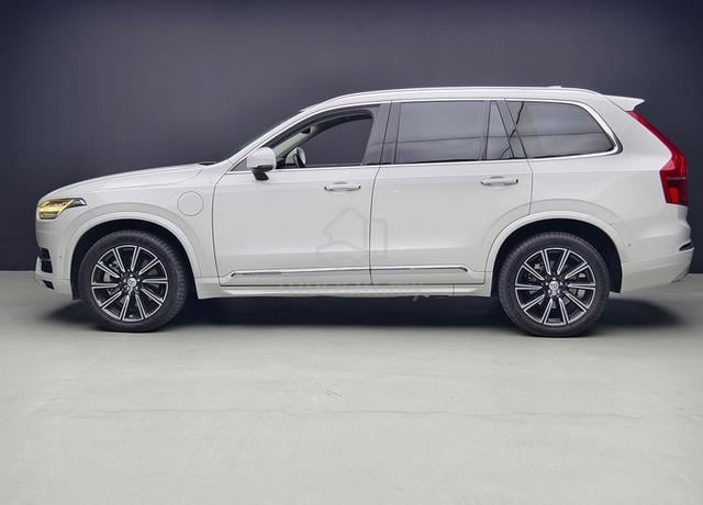 2016 Volvo XC90 2.0 T8 INSCRIPTION One Owner - 5