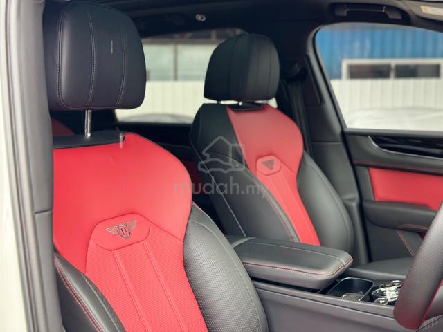 2022 Bentley BENTAYGA 4.0 V8 Black/Red Interior - 5