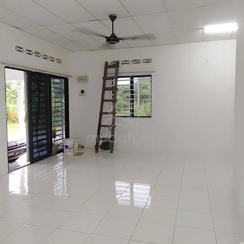 Rumah Jelapang 1