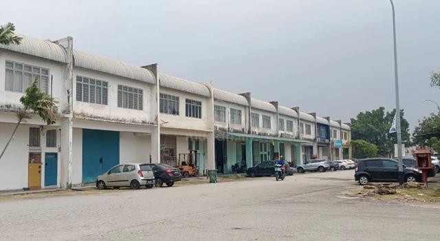 Balakong,Anjoining 1.5 Link Factory 60 x 80 For Rent,Seri Kembangan 1