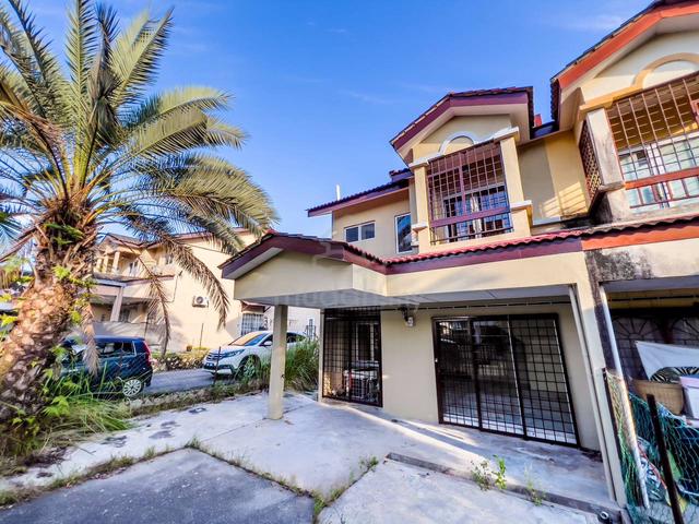 EXTRA LAND🔥 End Lot Double Storey Terrace Taman Universiti Bangi 1