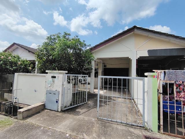 FOR RENT: 1-Storey Terrace in Taman Makmur Jaya, Karak 1