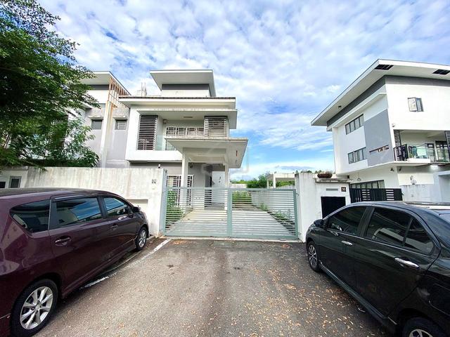 FACING OPEN 3 Storey Semi D KayuManis Garden Villas Seksyen 5 Bangi 1