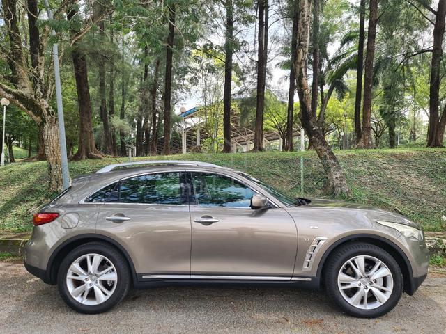 Infiniti QX70 3.7 Premium Sunroof PowerBoot Camera - 3