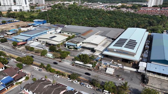 3.43 Acres Factory (5 Buildings) Facing Main Road @ Alma 1