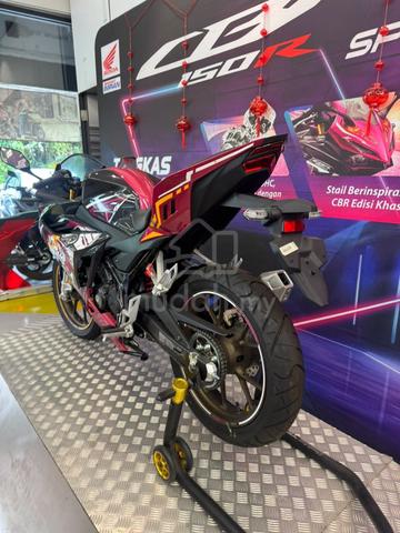 HONDA CBR150R CyberRoar Special Edition - photo 3 of 3