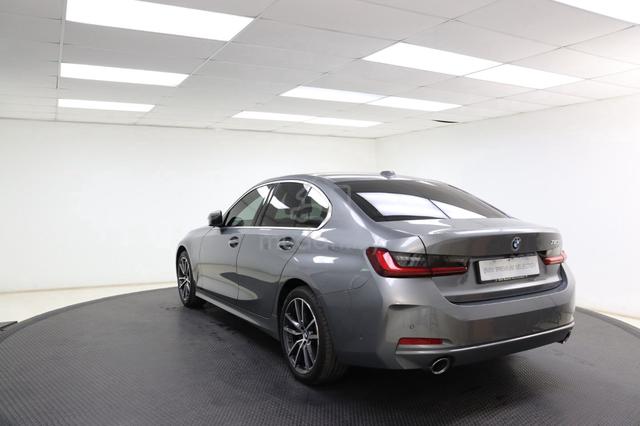 2025 BMW 320i Sport - 5