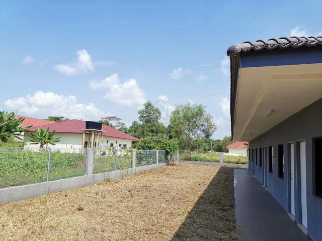 Residential land with houses 1