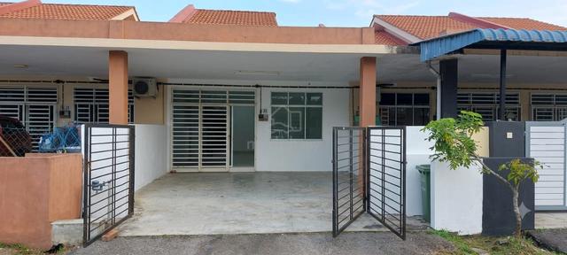 Rumah 3 bilik berdekatan klinik kesihatan Paya Besar dan Sek Men/Ren 1