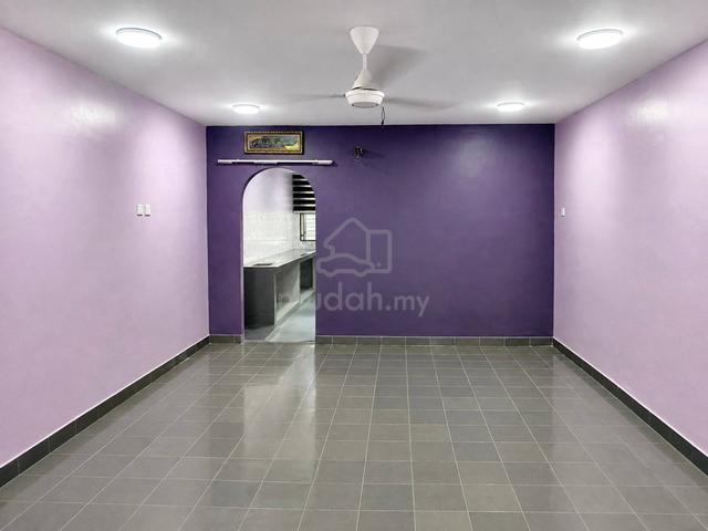 Double Storey Intermediate Low Cost Seksyen 17 Shah Alam 1