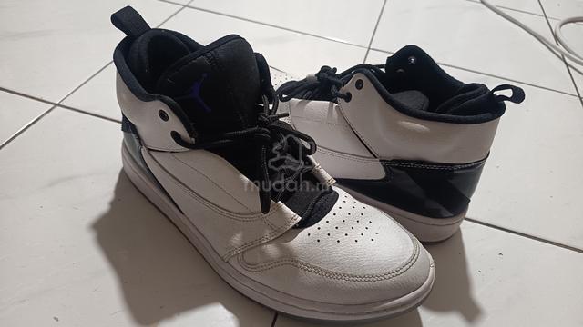 Carousel Image