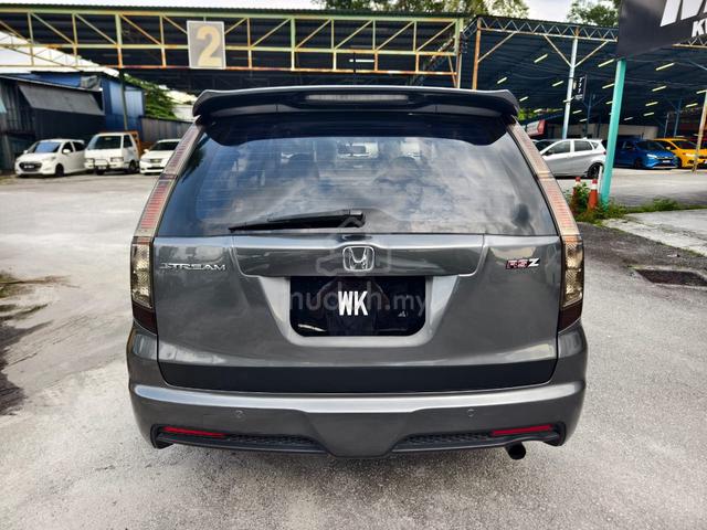 2011 Honda STREAM 1.8 i-VTEC RSZ FACELIFT (A) - 4