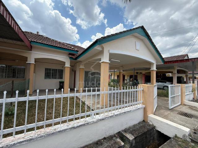 Bandar Puteri Jaya Single Storey Semi-D | Large Land & Strategic Area 1