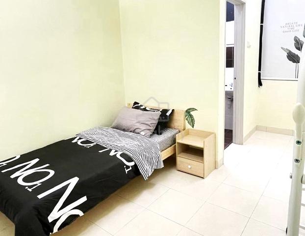 Room with Private Bathroom + Car Park @ Simpang Ampat-Bukit Minyak 1