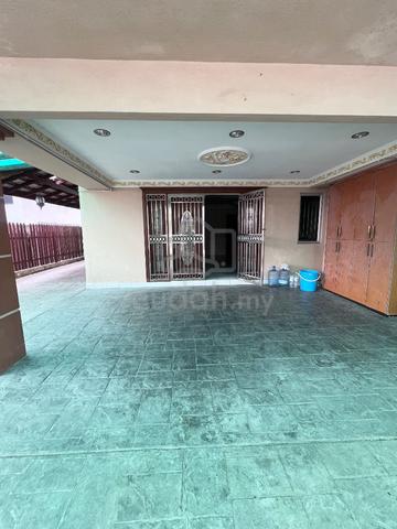 End Lot 3-Storey Terrace Sri Gombak 1
