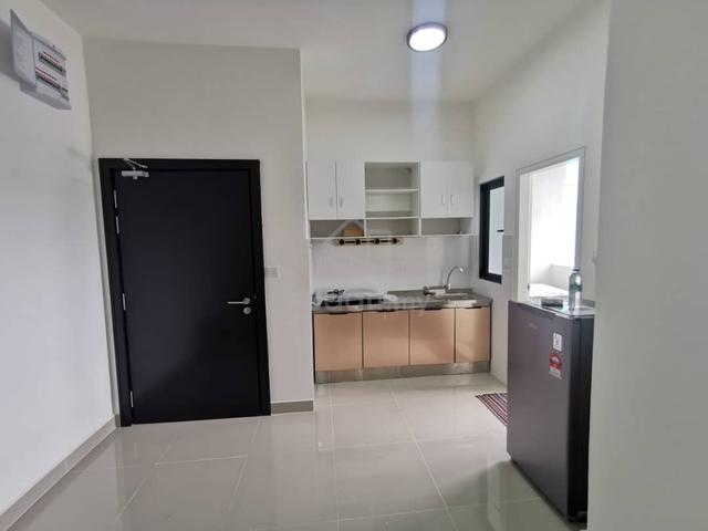 MKH Boulevard II Room for rent 1