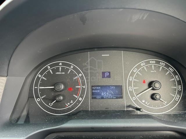 2018 Toyota INNOVA 2.0 E TGN140R (A) - 4