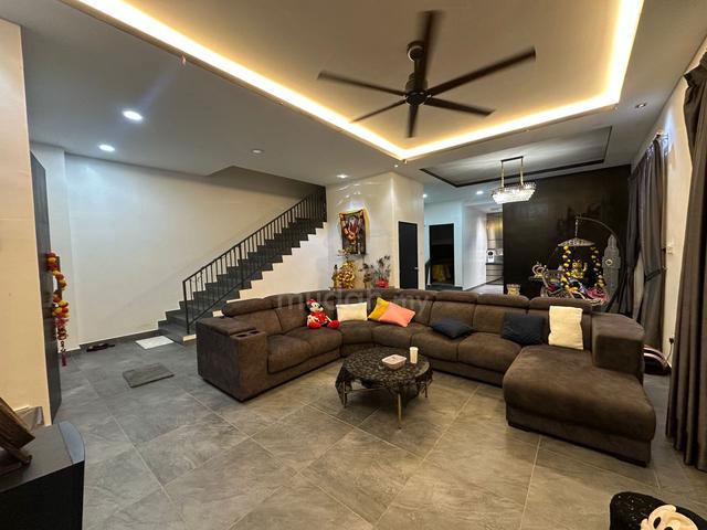 Double Storey Cluster / below market value Tmn Tropika Kulai (D'Art) 1