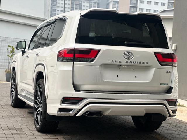 2023 Toyota LANDCRUISER 3.4 ZX Petrol FULL SPEC - 4