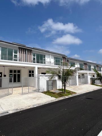 Freehold Double Storey Full Loan Near Tol jasin Mydin Melaka 1