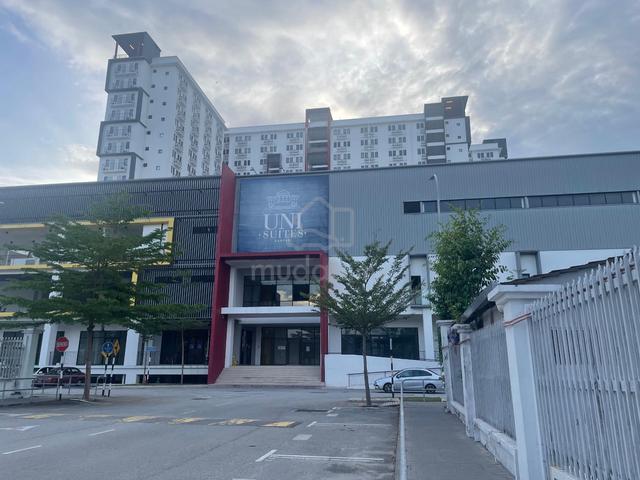 Uni Suites 1
