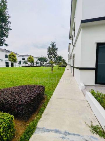 Fully Furnished Iskandar Eco Botanic 2 The Borough Big Garden30x60 全家俬 1