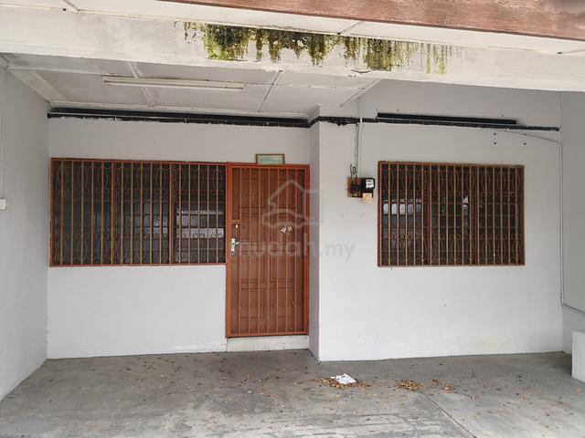 Taman Rishah infront Playground 1