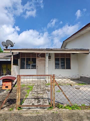 jasin kesang rumah awam 1