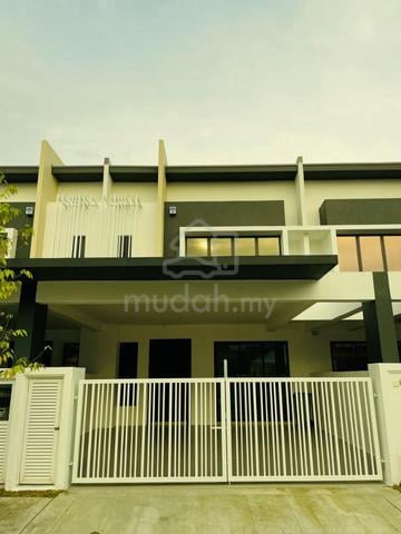 Double Storey Terrace Resort Residence 1, Bandar Sri Sendayan 1
