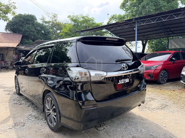 Toyota WISH 1.8 X Facelift (A)-17 - 1