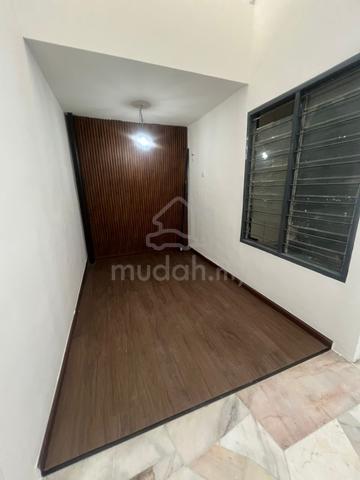 C180 ,Cheras Perdana , 1sty new renovated For rent 1