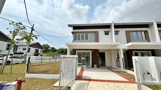 Bandar Enstek Timur Biggg Conerlot unit 1