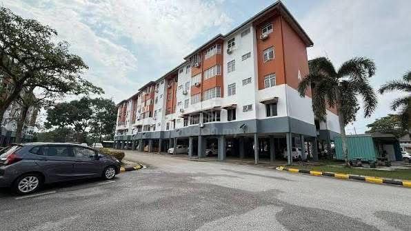 Sri Putra Apartment 1