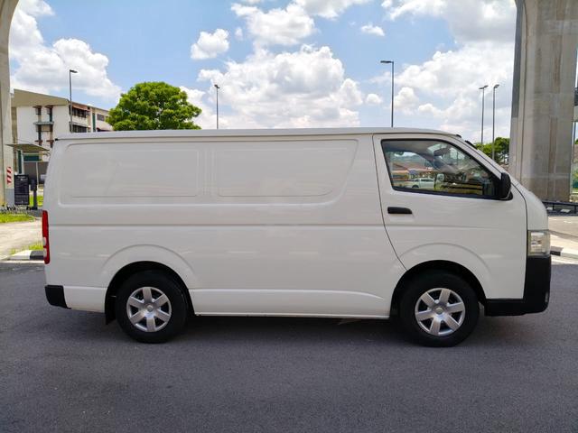 2020 Toyota HIACE 2.5 (M) Panel Van - 4