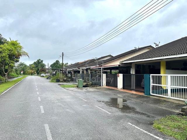 Single Storey Terrace Intermediate for Sale at Taman Greenwood Batu 9 1
