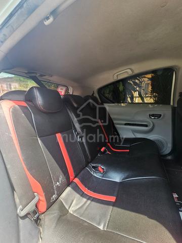 2013 Toyota PRIUS C 1.5 (HYBRID) NHP10R (A) - 5