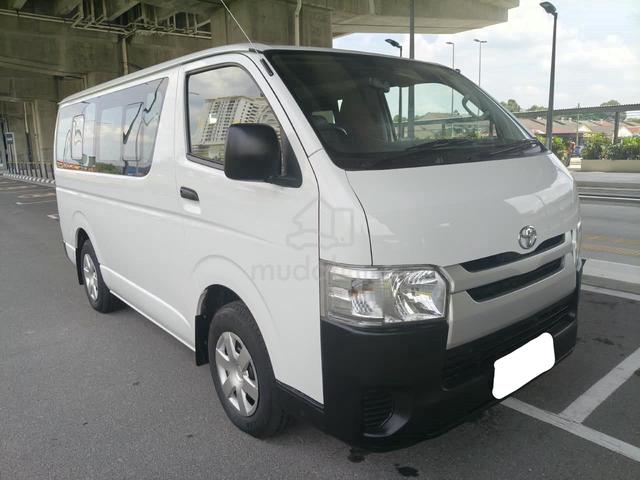2021 Toyota Hiace 2.5 (M) Window Van 14 Seat - 1