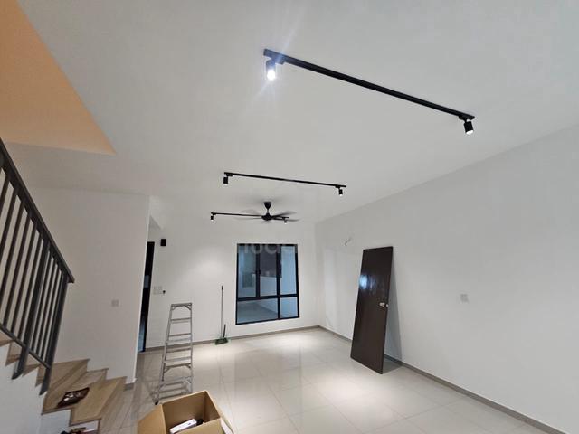 Agate Residence Dengkil brand new unit for rent 1