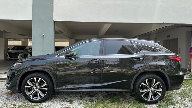 Black interior 2022 Lexus RX300 VERSION L 3 LED - 5