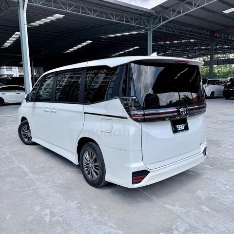 2022 Toyota VOXY 2.0 S-G (A) - 2