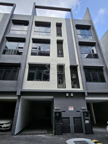 Bukit Serdang 3 Storey New Terrace House Basic Unit, Seri Kembangan 1