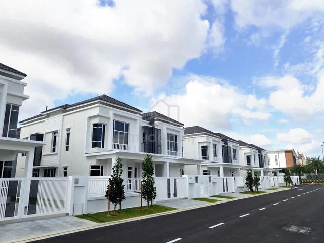 Tmn Setia Tropika Double Storey Cluster House 5bed Tampoi Johor Bahru 1