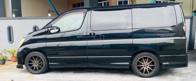 Nissan Elgrand 3.5 2004/2007 . Sunroof / 7 Seater - 3