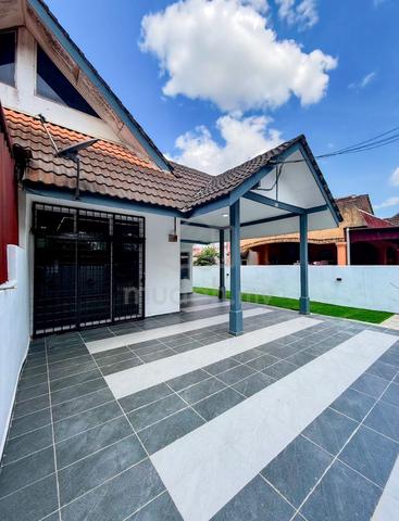 Senai jaya Sepakat 1.5 sty with land near Ciq 1