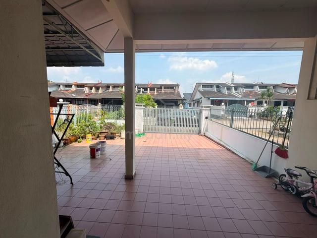 Sale /Jalan Panglin 8, Taman Perling / -Single storey end lot 1