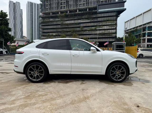 2022 Porsche CAYENNE 3.0 V6 COUPE SportChrono Pack - 4