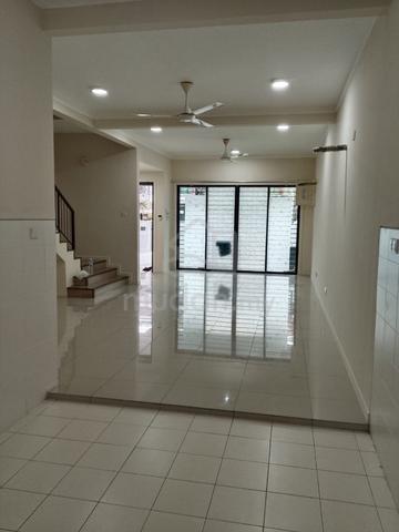 Double Storey @ Bandar Bukit Raja (Nobat) 20x70 Gated & Guarded 1