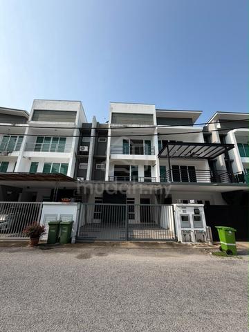 Teres 3Tingkat Hermoso, Tanjung Lumpur, Kuantan 1