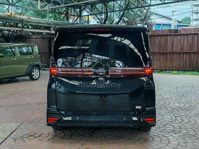 2024 Toyota VOXY 2.0 S-Z (A) 5K KM | Power Boot - 4