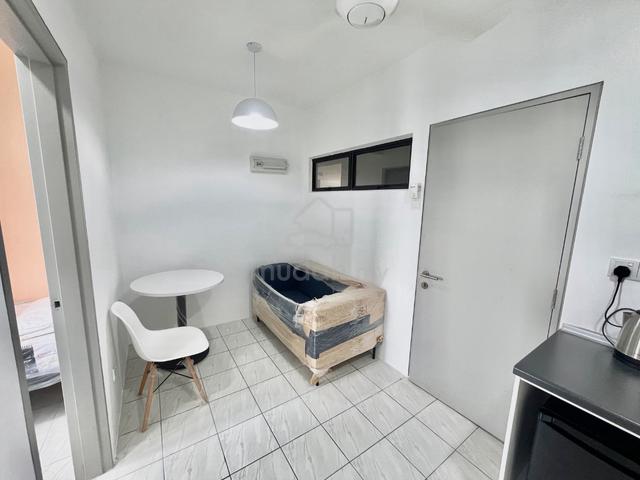 Uni Suites 1